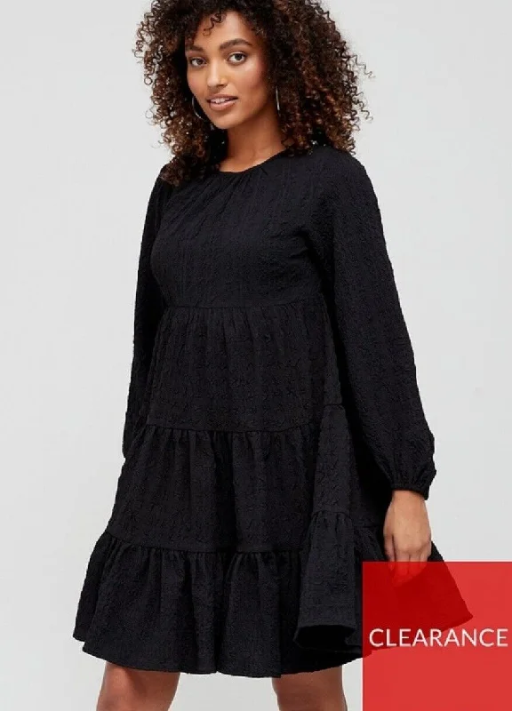 Black Seersucker Smock Dress. Size 10 **** V543 Ruffled unclassified dresses