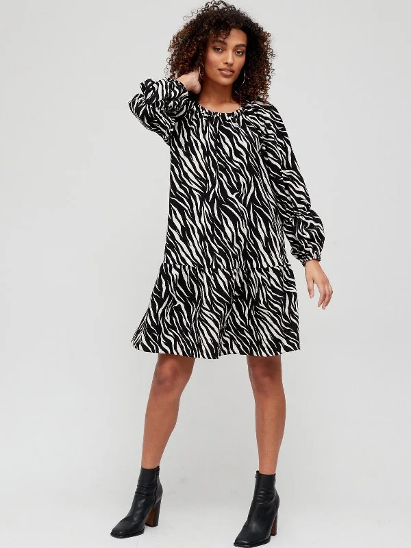Womens Tiered Sleeve Swing Dress - Zebra Print. UK 12 **** Ref V527 Tiered unclassified dresses Womens Tiered Sleeve Swing Dress - Zebra Print. UK 12 **** Ref V527 Tiered unclassified dresses